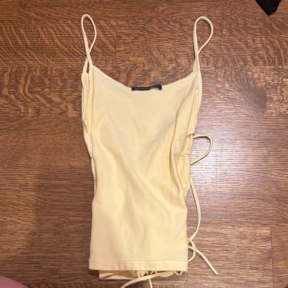 Brandy Melville Victoria Yellow Tank - Picture 3 of 5